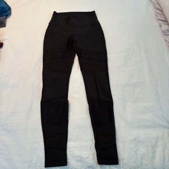Lululemon Black leggings - Picture 2 of 2